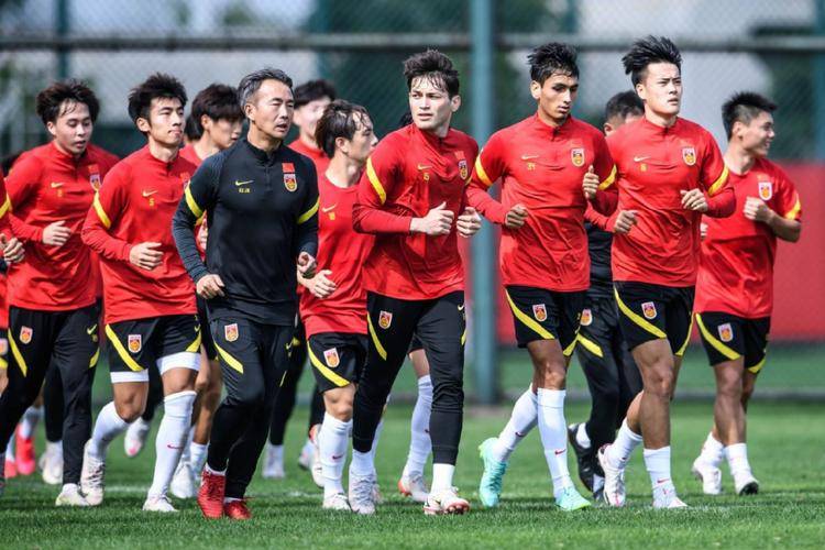 足球世界俱乐部杯-卡塔尔球队备战亚冠比赛，勇往直前