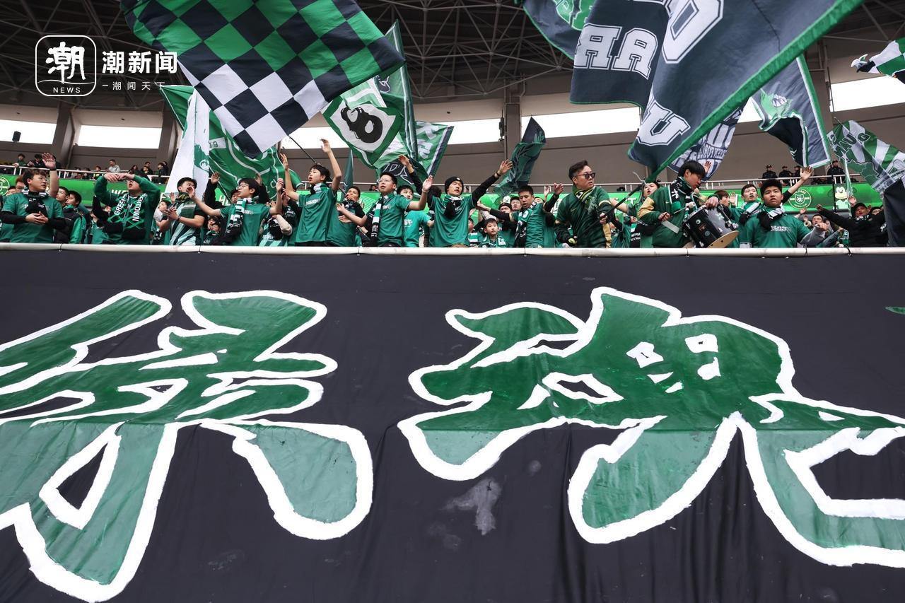 世俱杯官网-关于杭州绿城队逼平上海申花队，保持不败势头的信息