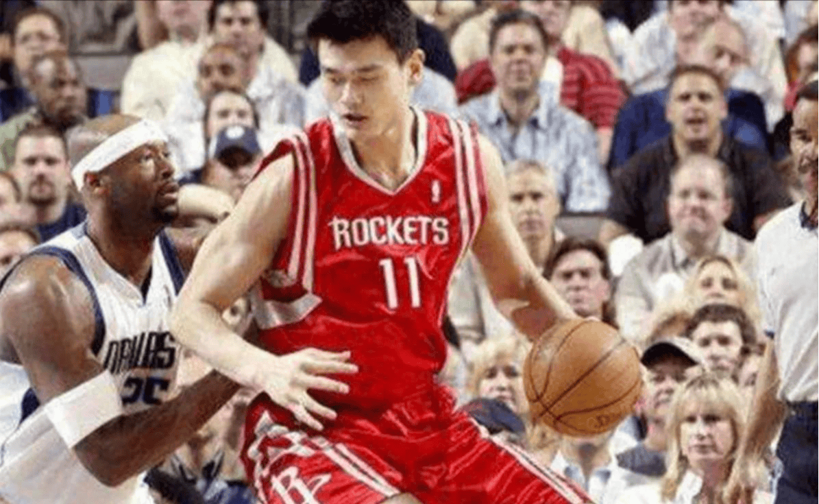 小牛击败尼克斯，士气高昂！
